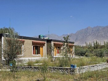 hunder tamarix resort