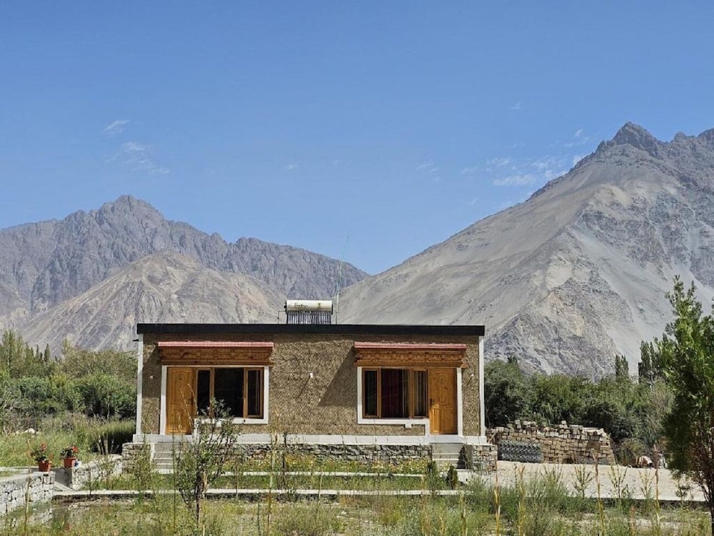 hunder tamarix resort