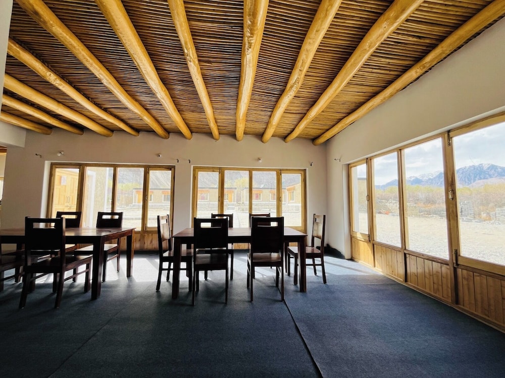 hunder tamarix resort