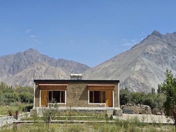 hunder tamarix resort