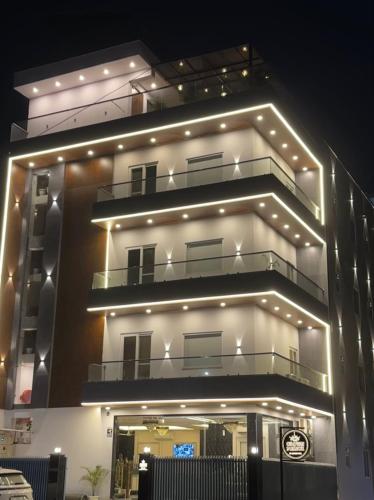 The Crown Prince,,3 star