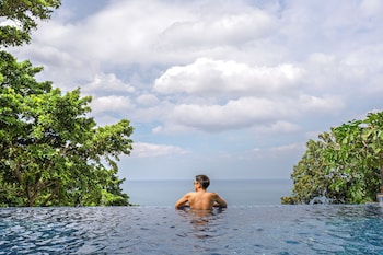 Anona Sunset Boutique,,5 star