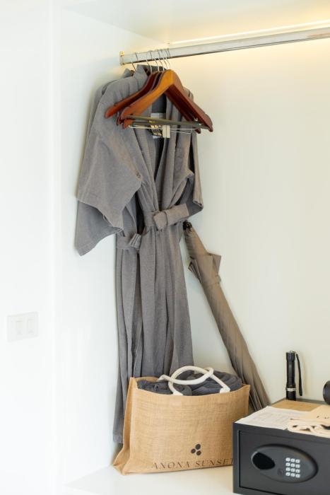 anona sunset boutique