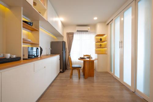anona sunset boutique