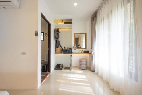 anona sunset boutique