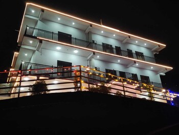 jaitak resort by pine