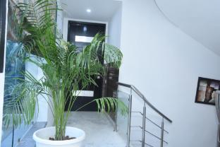 posh suites golf course road