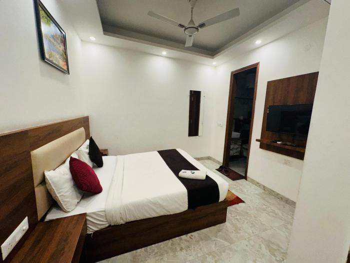 hotel de clark residency delhi airport