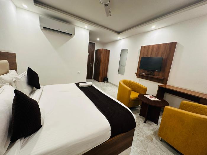 hotel de clark residency delhi airport