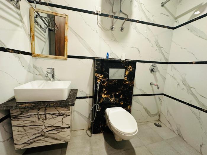 hotel de clark residency delhi airport