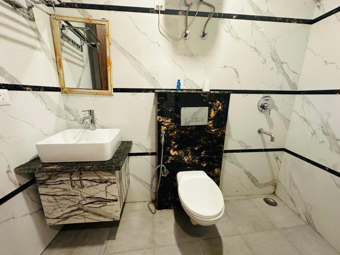 hotel de clark residency delhi airport
