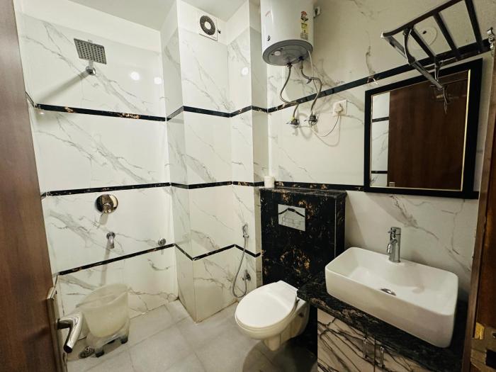 hotel de clark residency delhi airport