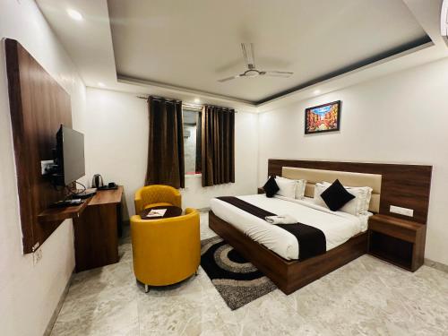 Hotel De Clark Residency Delhi Airport,,4 star