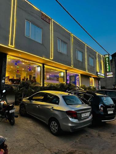 Hotel De Clark Residency Delhi Airport,,4 star