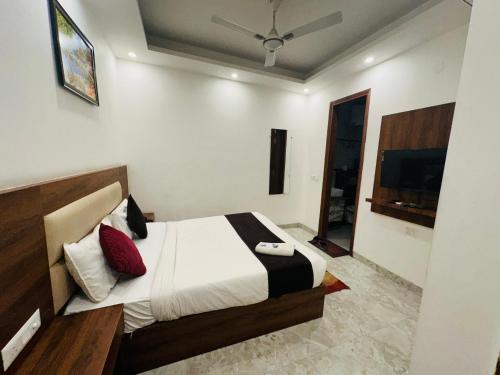 hotel de clark residency delhi airport