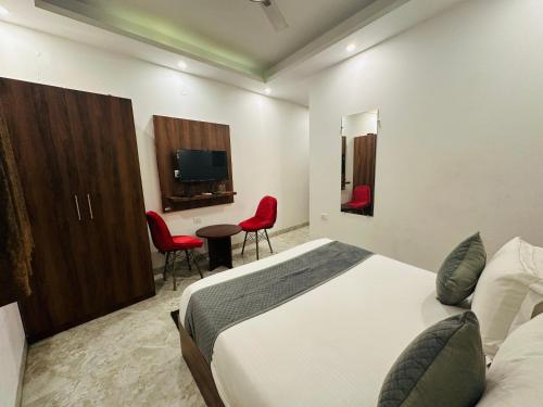 hotel de clark residency delhi airport