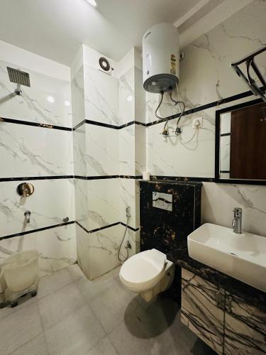 hotel de clark residency delhi airport