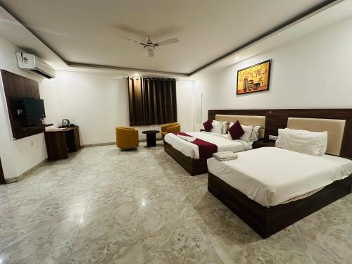 hotel de clark residency delhi airport