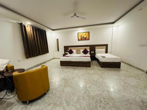 hotel de clark residency delhi airport