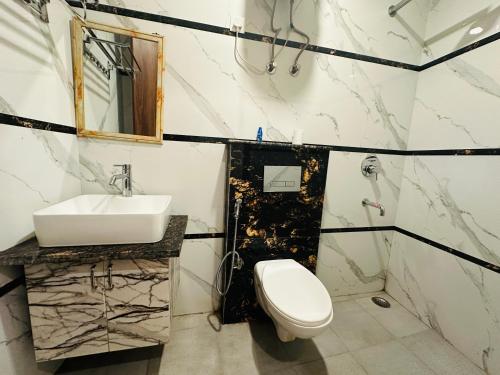 hotel de clark residency delhi airport