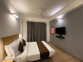 hotel crown omaxe the forest spa view