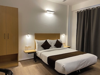 hotel crown omaxe the forest spa view