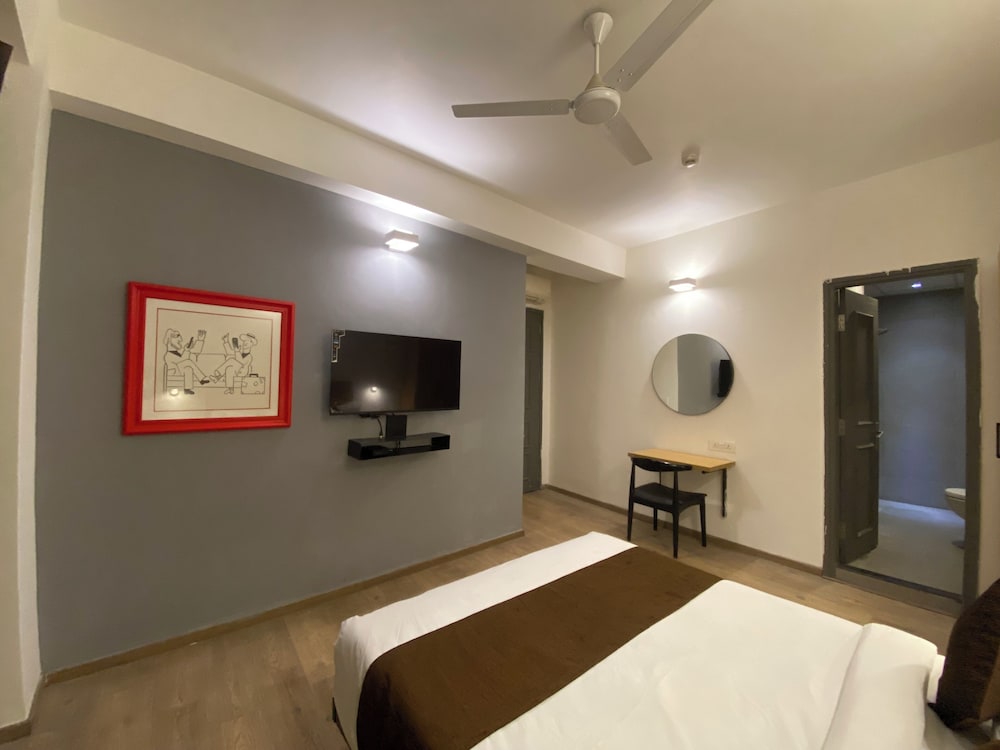 hotel crown omaxe the forest spa view