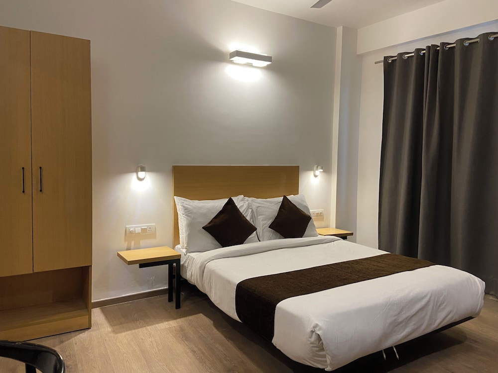 hotel crown omaxe the forest spa view