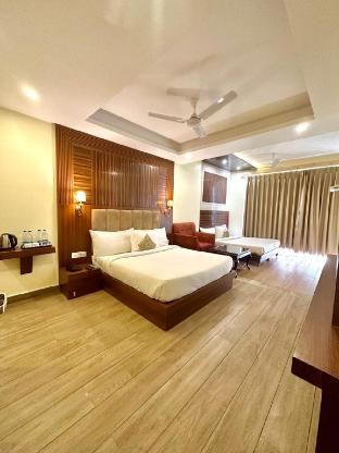 zenq signature inn mcleodganj