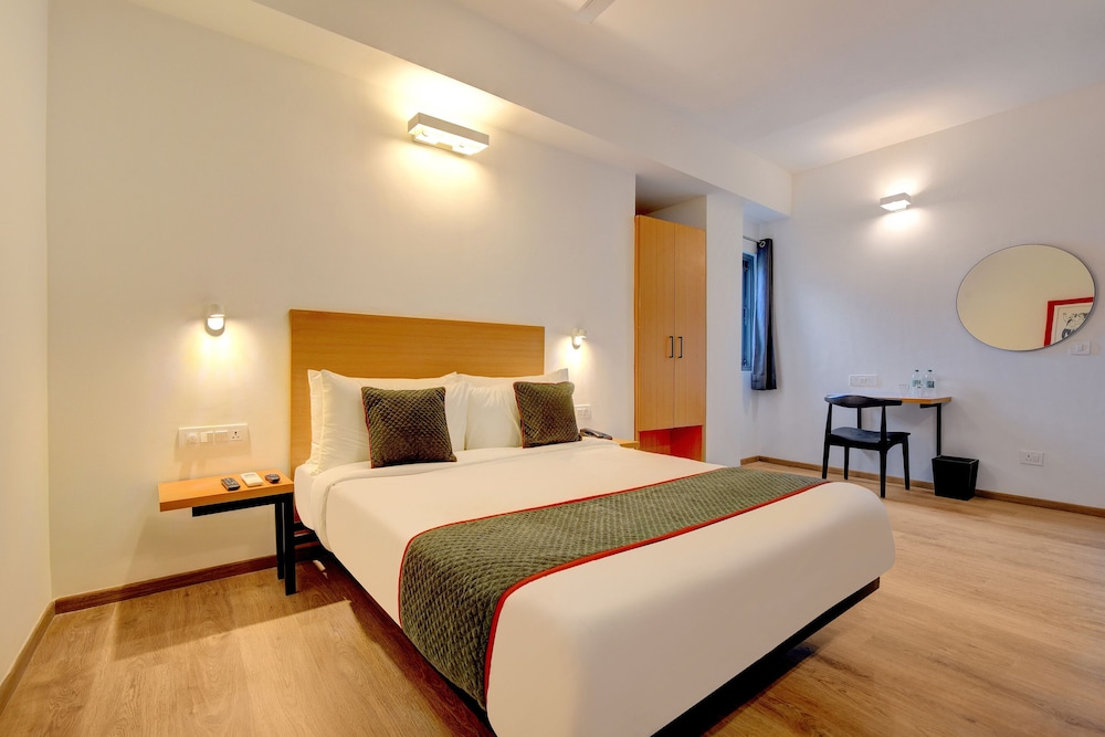 hotel aravali inn and banquet hall