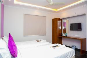 hotel skylights