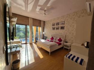 umber tree a nature side heaven resort