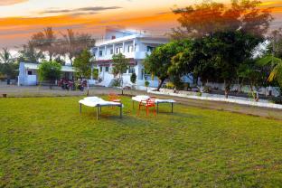 Lion's Safari Farm & Resort,,2 star