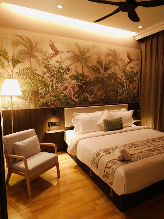the palm suite lava mansion