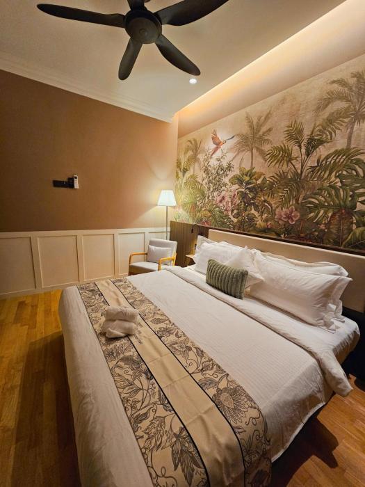 the palm suite lava mansion