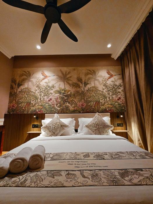 the palm suite lava mansion
