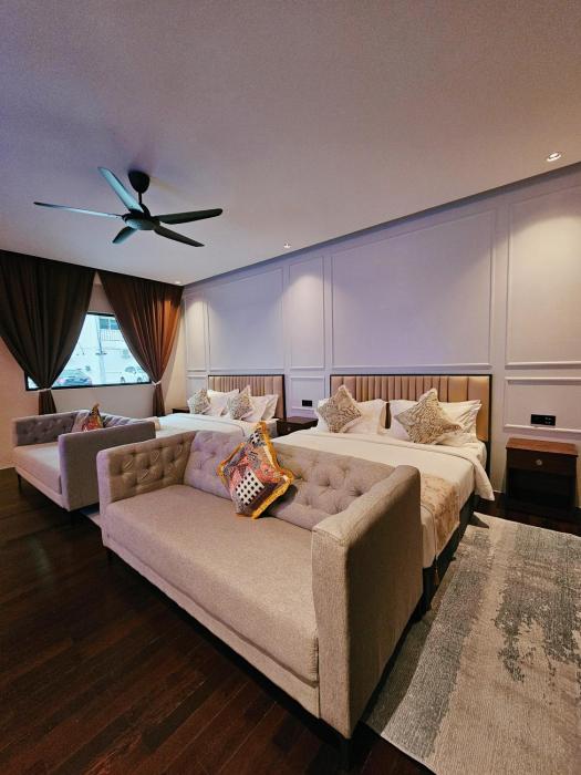 the palm suite lava mansion