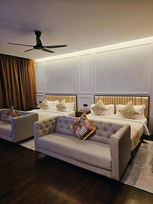the palm suite lava mansion