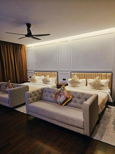 the palm suite lava mansion