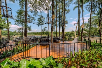 high tree resort co ltd