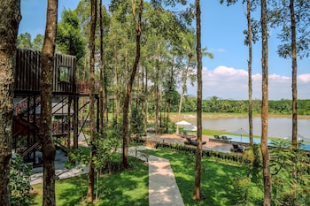 high tree resort co ltd