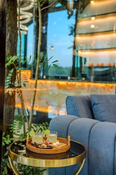 High Tree Resort Co.,Ltd.,,4 star