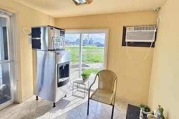Capri Motel By Oyo Elwood, Wathena,,2 star