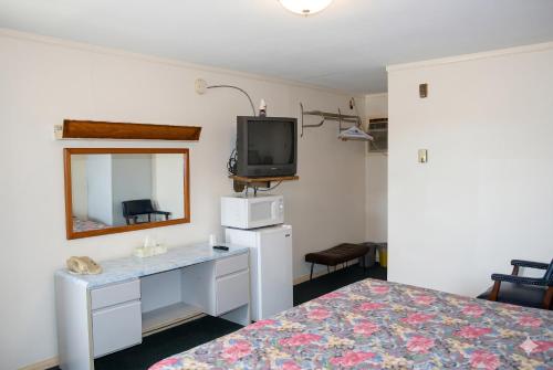 capri motel by oyo elwood wathena