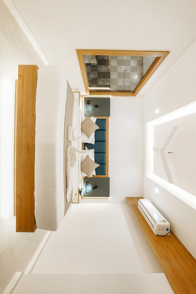 aurora hotels and resorts