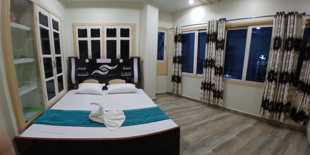 rudraksh home stay