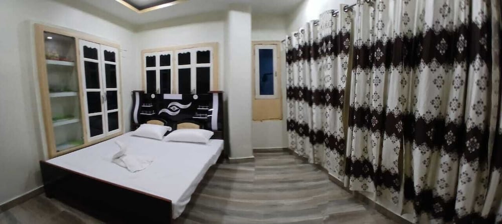 rudraksh home stay