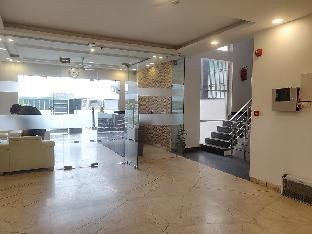 saavi hotel sector 46