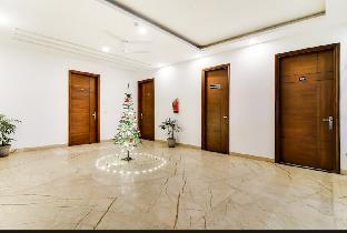 saavi hotel sector 46