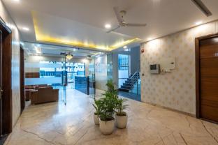 saavi hotel sector 46